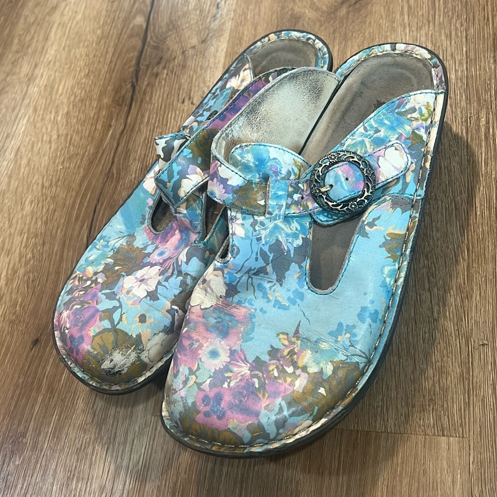 Algeria clogs